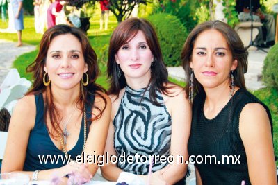 Ana Lambros, María Rosa Medina y Bibi Rocha.