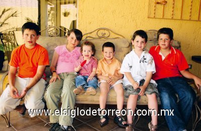 Samuel Ibargüengoytia, Michel y Ana Lucía Peña, Alfredo y Alejandro Murra Peña y María Cristina Ibargüengoytia.