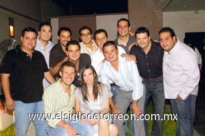 José Humberto García, Carlos Velázquez, Alejandro Tavera, Raúl Albéniz, Iván Garza-Tijerina, Antonio Juan Marcos, Anuar Nahle, Alberto Calderón, Alejandro Veyán, Armando y Pedro Valdés y Susana Estrada.