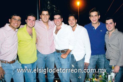 Toño García, Roberto Garza, Benjamín Suárez, Meli Jaime, Ricardo Tueme, Diego Carranza y Sergio Muñoz.