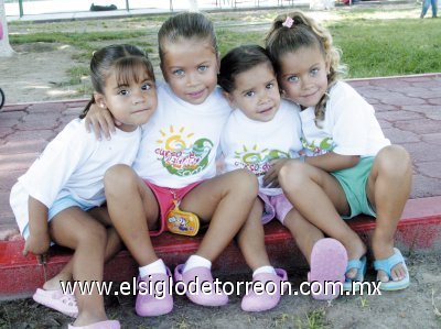 Amina, Romina e Ianina Cassani; además de Victoria Alcázar.