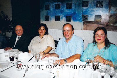 Reunión de dos culturas
Armando Guerra Guerra, Laura Eraña de Garrido, Bernardo Segura Gurza y Patricia P. de Segura.