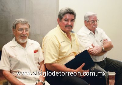 Enrique G. Saravia, Fernando González Ruiz y Sergio Martínez Valdés.