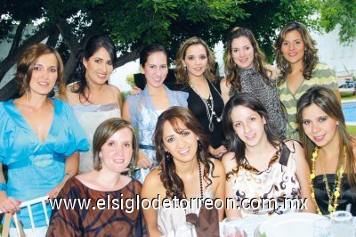 Rocío Cabranes de Villegas, Bárbara Luévanos de Nahle, Ana Gaby Tumoine de Juan Marcos, Ale Nahle de Mijares, Paola Boehringer de Veyán, Mariela Ortiz, Maripily Rodríguez, Laura Luévanos Salas, Ana Lya Jaidar de Álvarez y Katya Nahle