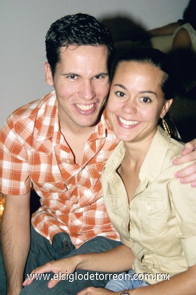 Javier Reyes y Cecy Bustos de Reyes.