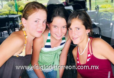 Andrea Villarreal, Sandra Ceniceros y Mariana Quintero.