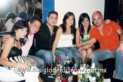 Laura Garza, Alejandro Huerta, Esteban Marcos, María Elvira Garza, Adrián Ortiz y Mónica González.