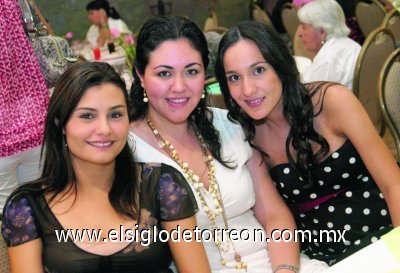 María Dabdou de Dávila, Katryn Kort y Paty Reyes de Olivares.