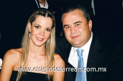 Alejandra Martínez de López y Alberto López Villegas.