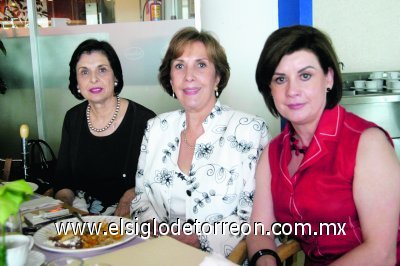 Argelia C. de Cobián, Connie O. de Ahnert y Nuri F. de Murra.