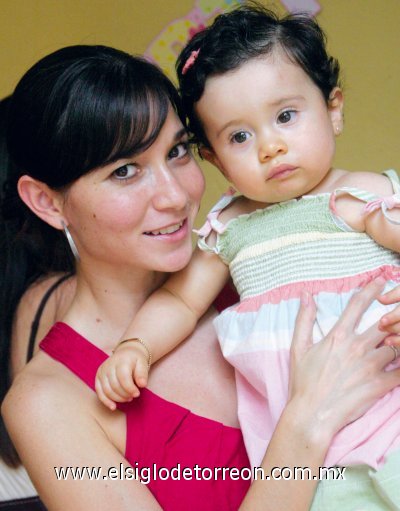 Cristy Viesca con su sobrina Regina.