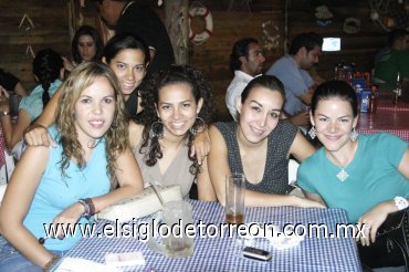 02092007
Adriana Reza, Karla Belmonte, Irma Martínez, Brenda Martínez y Ale de la Fuente.