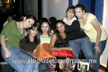 03092007
Dany Diez, Aída Bada, Hecuba Ramírez, Wendy Arango, Mónica Orozco y Kale Ramírez.