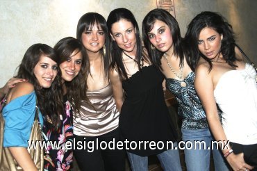 19092007
Karla Martínez, Mariana Vargas, Ana Rosa Pérez, Vero Zertuche, Rocío Aguilar y Margarita Nahle.