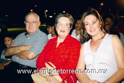 Marcelo Bremer Sada, María Rose de Bremer y Ana Cristina de Bremer.