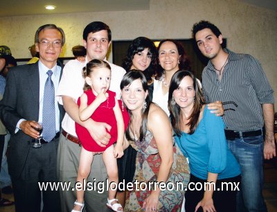 Javier Robles, Mariana de Robles, Marianita Robles, Marcela Medina, Laura Regina Delgado, Paulina Delgado y Pepe Urbieta.