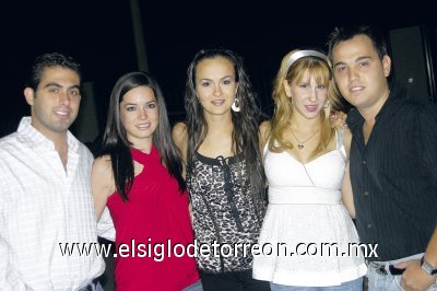 Daniel Cepeda, Luisa Espada, Erika Wolff, Mónica Peressini y Roberto Madero.