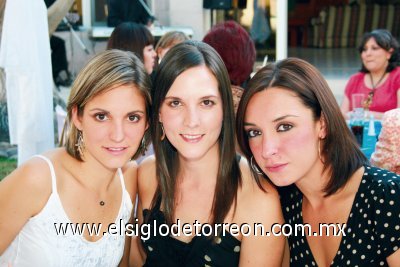 Laura de la Parra de Baca, Paulina Delgado Medina y Raquel Lavín Lugo.