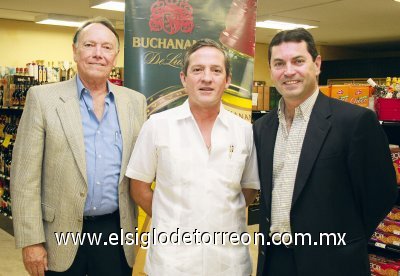 Gustavo Bredée Ortiz, Javier Roel Hernández y Roberto García Bredée.