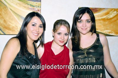 Elisa, Lorena y Claudia.