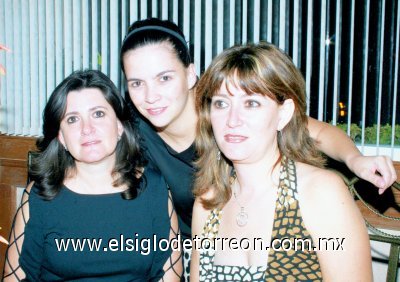 Lina Serhan de Lira, Yasmín Gutiérrez de Calleja y Liza Serhan de Salas.