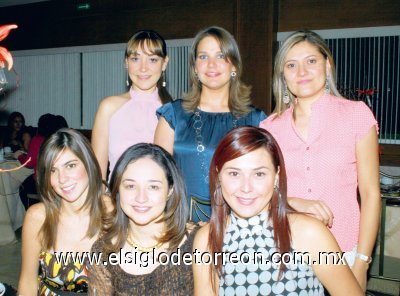 Loris de Giacomán, Priscila de Jaime, Fernanda Álvarez, Gaby de Barrios, Ana Paula Madero y Ale Martínez.