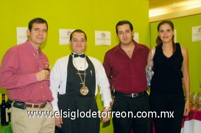 Oscar Murra, Somnaellier Víctor García, Hernán Montes y Pamela de Montes.