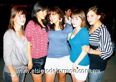 Ana Lucia López, Sofía Valdez, Daniela Domínguez, Karla Rivas y Paulina de Lara.