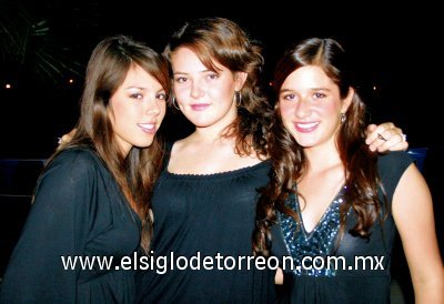 Ale Fernández, Greta von Bertrab y Melissa Rodríguez.