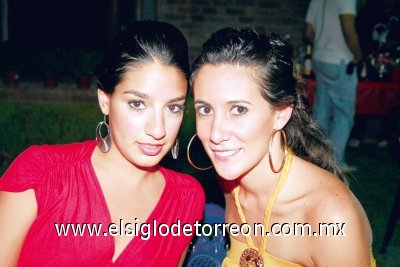 Lizeth Giacomán de García y Lorena González.