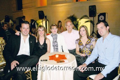 Jorge Marcos González, Sofía Garza de Marcos, Susana García de Garza, Roberto J. Garza Martínez, Susana y Roberto Garza García.