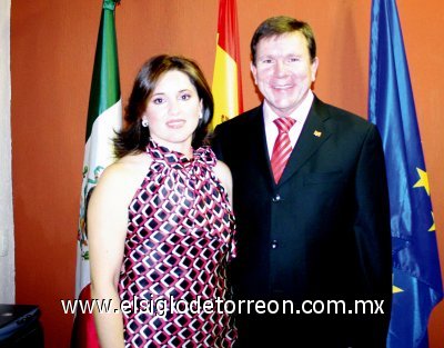 Día de la Hispanidad
Lucy de González y Carlos González.