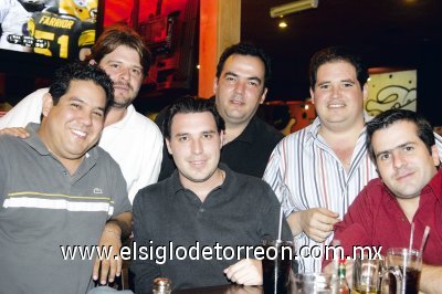 Dzahi Campos, Antonio Dávila, Gustavo Kientzle, César Martínez, Jorge Dávila y  Diego de la Parra.