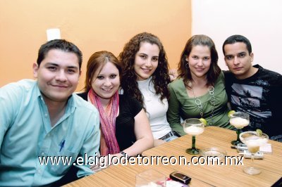 Carlos González, Fernanda del Bosque, Andrea y Gaby del Bosque y Alejandro Ceniceros.