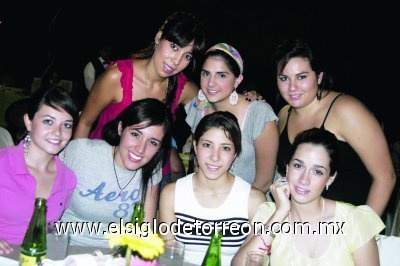 Ana Cecy Arce, Ana Isabel Villarreal, Carla Ávalos, Marcela Alba, Cecy González, Ania Bravo y Marissa Román.