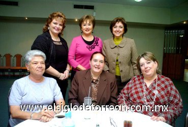 08122007
Paty Sánchez, Magaly Gámez, Martha Ávalos, Carmen Ojeda, Lucía Gorostiaga y Mary de Noyola.