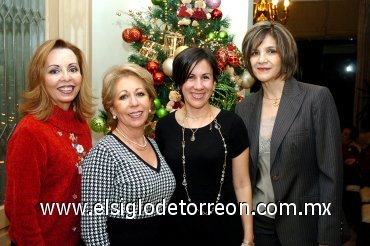 08122007 
Rita de Iruzubieta, Adriana Ortega, Gaby Acosta y Gaby Sánchez.