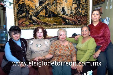 12122007
Socorrito Lee, Irma Beatriz Bermeo, Rebeca Mansur, Blanca Domínguez y María de la Luz Martínez.