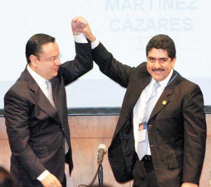 El 8 de diciembre, Germán Martínez Cázares recibió de Manuel Espino la presidencia nacional del PAN.