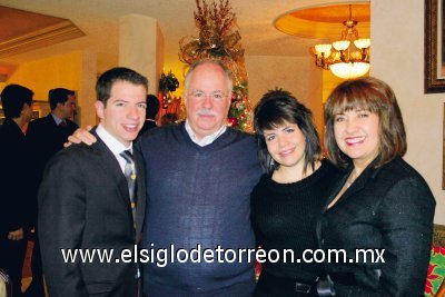 Blas Garza, Norma de Garza, Mariana y Blas Martín.