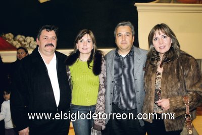 Ernesto y Teresa Mijares, Mauricio y Rosantina Mijares.