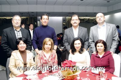 Gerardo y Bertha Martín, Alberto y Juanny Allegre, Miguel y Verónica Wong, Alberto y Nena Díaz de León.