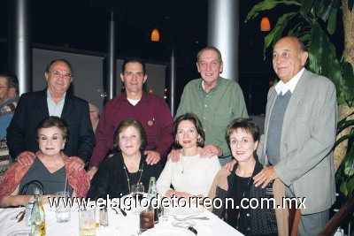 Toño y Chiquis Lamberta, Pancho y Cristina Cobos, Tomás y Jenny Alvarado, Armando y Beacha Tumoine.