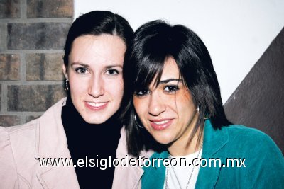 Mariana Larrínaga y Dora Martínez.