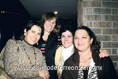 Gran convivencia navideña
Georgina Gil, Charo Villarreal, Isabel de la Fuente y Charo García.