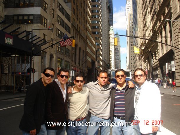 Ramiro Padilla, Manuel Sanchez, Guillermo Navarro, Jose Gonzalez, Jose Luis y Fernando Villareal en su visita a la ciudad de Nueva York en septiembre del 2008