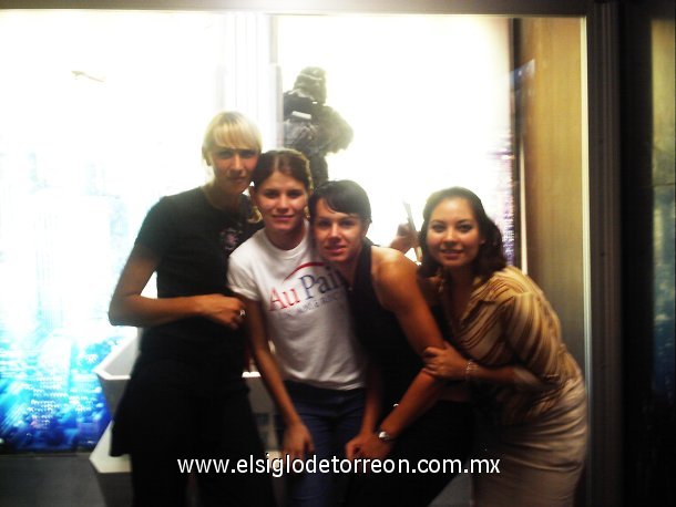 Mamuera, Andrea Goutic, Paola L. Strickland y Monica Gallardo