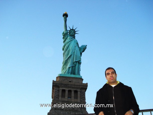 Dr. Antonio Cordero Estatua de la Libertad. New York, USA., Febrero 09, 2008