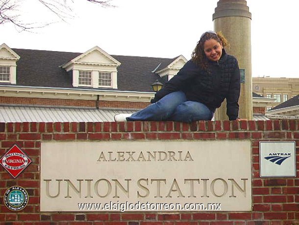 Mayra Sandoval en su reciente visita a la ciudad de Alexandria, USA.