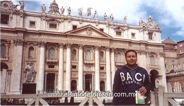 Gerardo Zapata Roma Italia, Catedral de San predro. Sede del Papa Benedicto XVI.